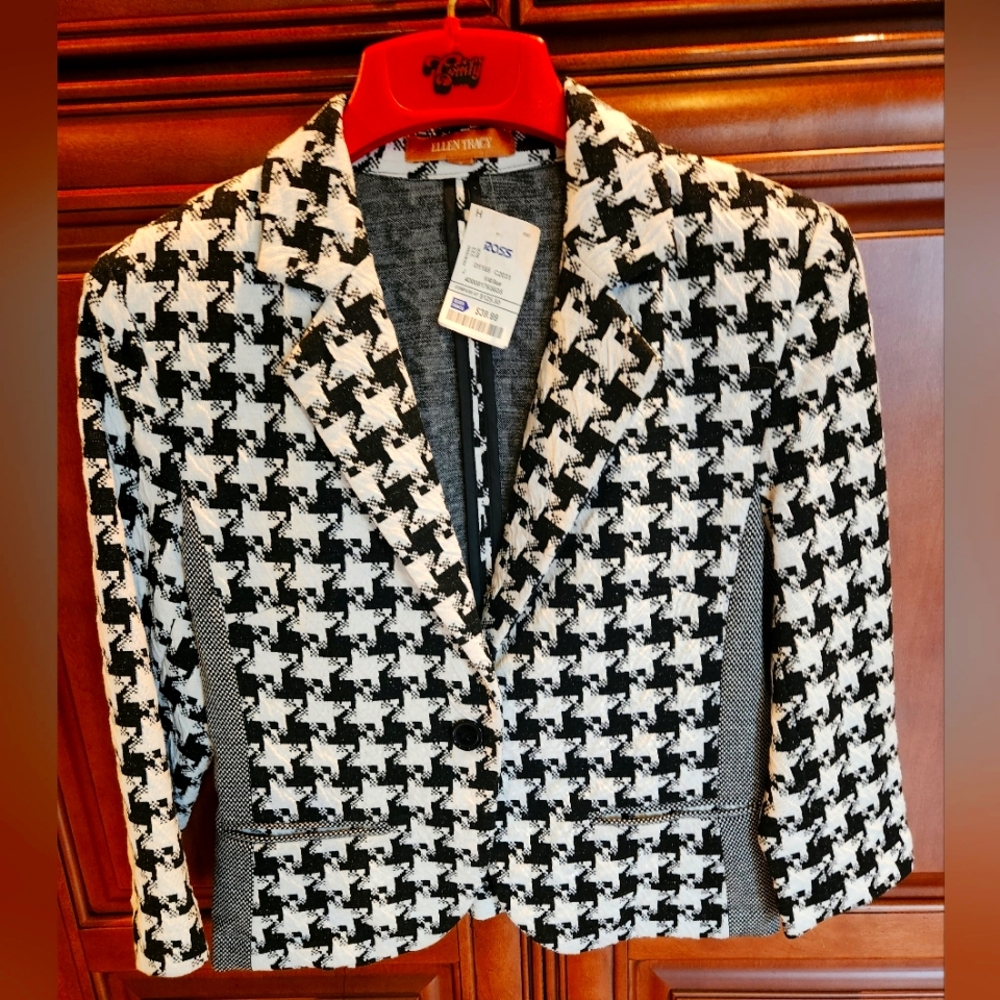 Ellen Tracy Blazer NWT Size-small color-Black houndstooth